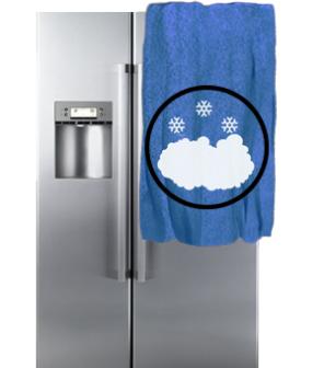Намерзает снег, лед на стенке - холодильник Hotpoint-Ariston